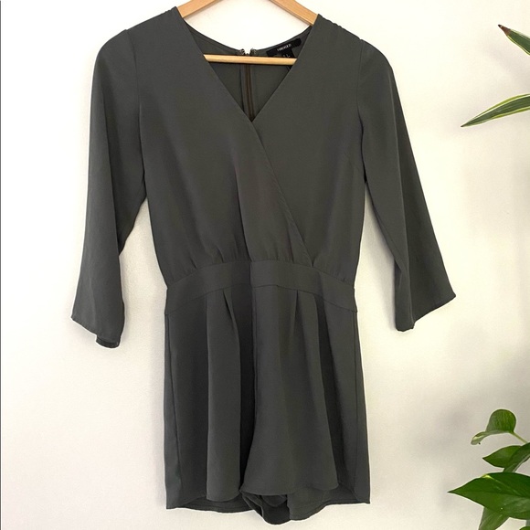 Beautiful Green Romper - Picture 5 of 7